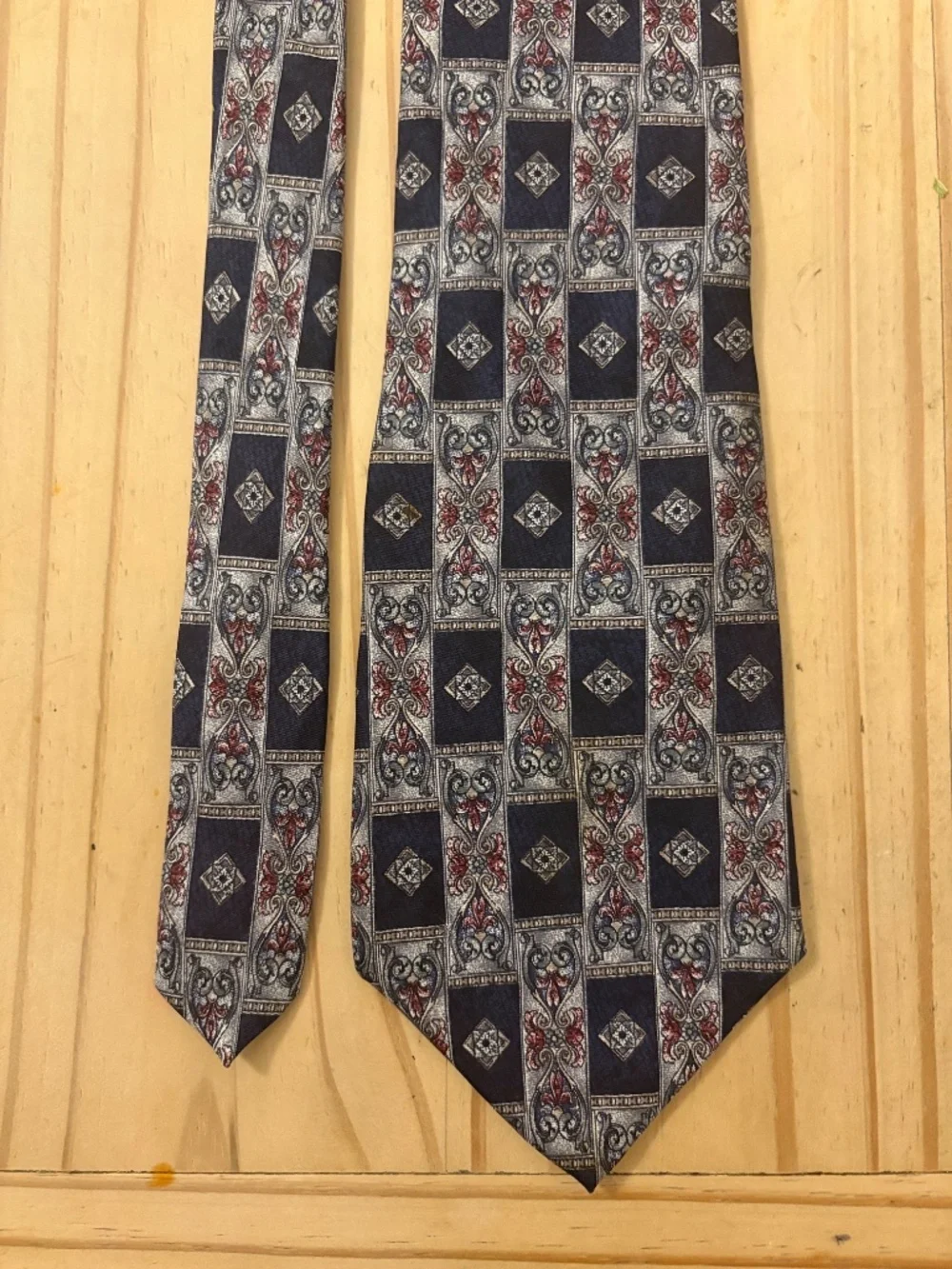 Requirements Vintage Silk Tie Geometric Medallion Navy Burgundy Made in USA